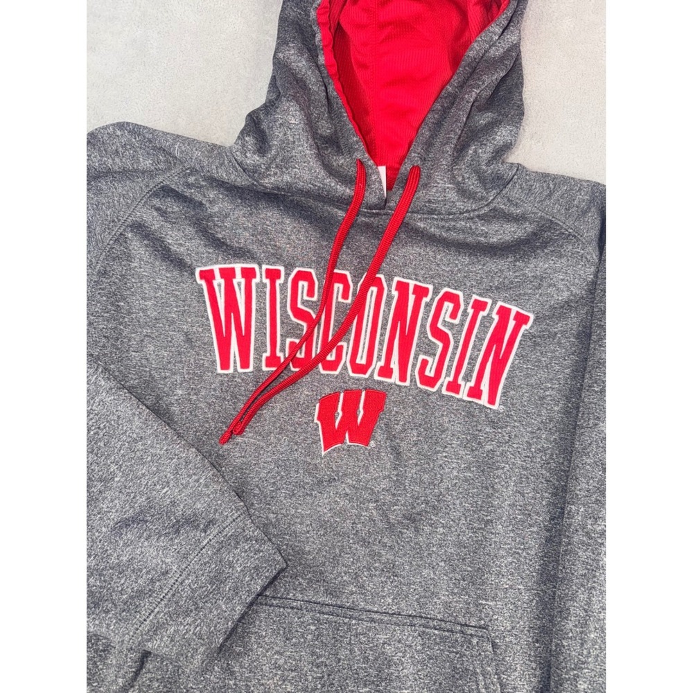 Knights Apparel Wisconsin Badgers Hoodie Mens Medium Gray Red Pullover NCAA